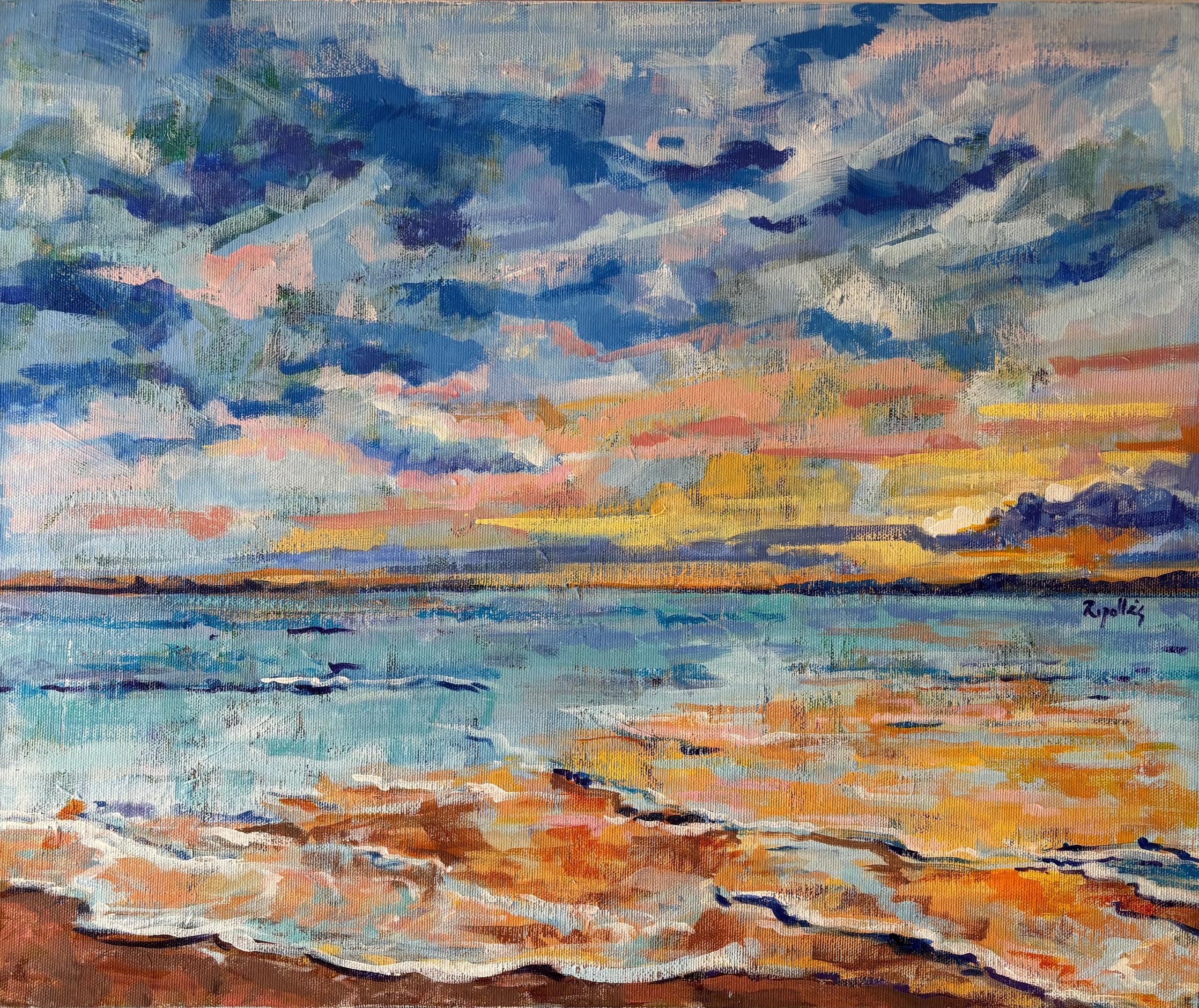 Cuadro de una marina. Olas en la orilla. Colores ocre y naranja. Mar azul en calma. Nubes tormentosas en el cielo.